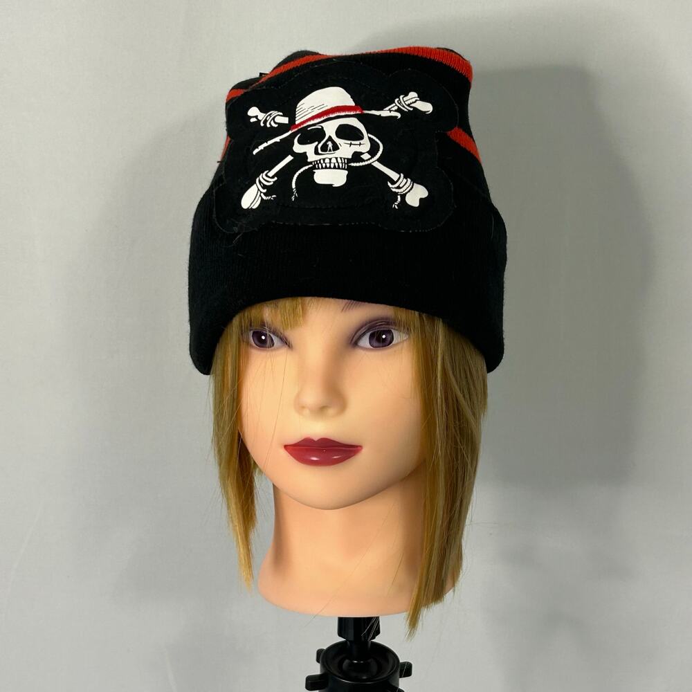 Hot Topic one piece Skull Crossbones Beanie Anime Pirate Goth Alt Unisex NWT